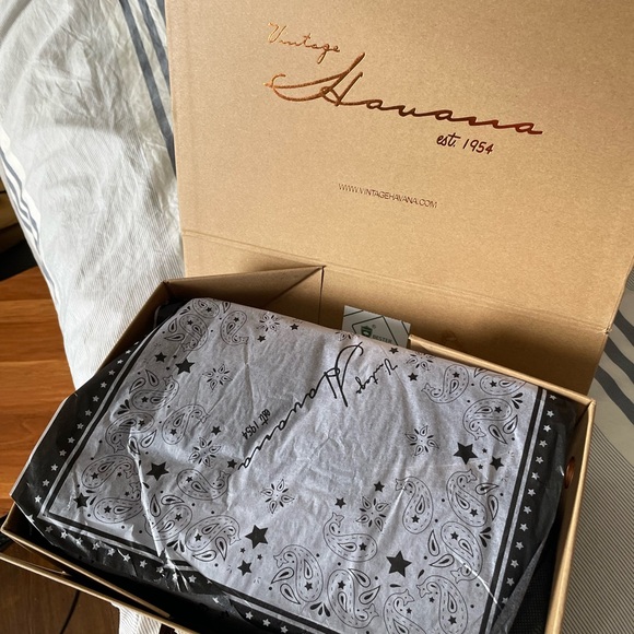 Vintage Havana Sneakers - Picture 6 of 6